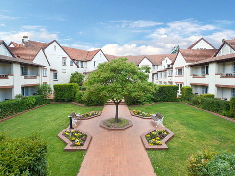 Mercure Canberra Hotel - Accommodation Asia 2