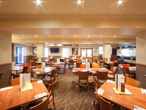 Mercure Canberra Hotel - Accommodation Asia 3