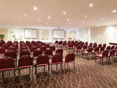 Mercure Canberra Hotel - Accommodation Asia 7