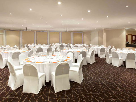 Mercure Canberra Hotel - Accommodation Asia 8