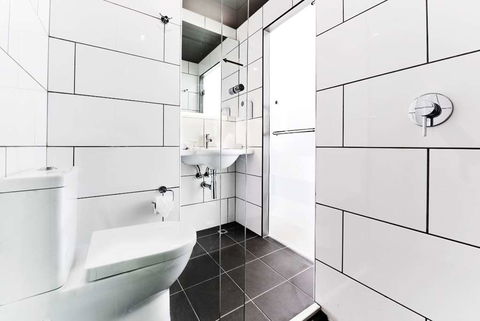 Essence Hotel Carlton - Accommodation Guide 7