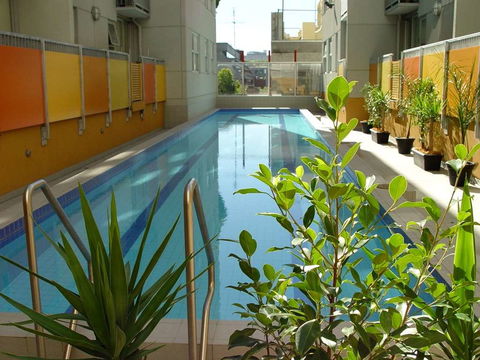 Arrow On Swanston - Accommodation Guide 8