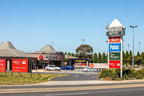 Nightcap at Gateway Hotel - Accommodation Asia 1