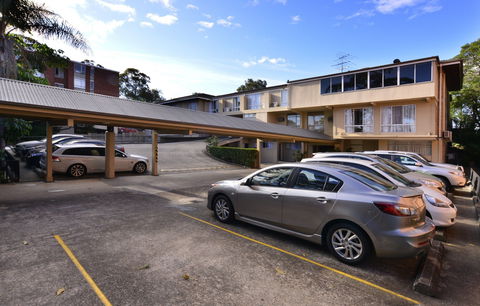 Twin Towers Inn - Accommodation Asia 1
