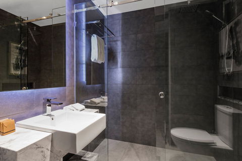Gambaro Hotel - Accommodation Asia 2