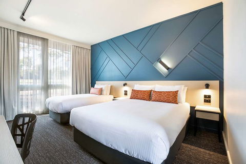 Nightcap At Sandown Park Hotel - Accommodation Asia 1