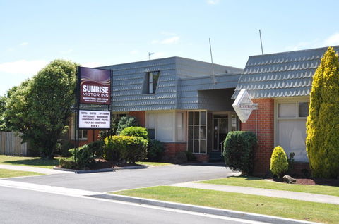 Sunrise Motor Inn - Accommodation Asia 0
