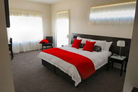 York Cove - Accommodation Guide 1