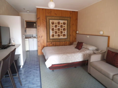 Yarragon Motel - Accommodation Guide 0