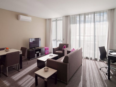 Meriton Suites Southport - Accommodation Asia 1