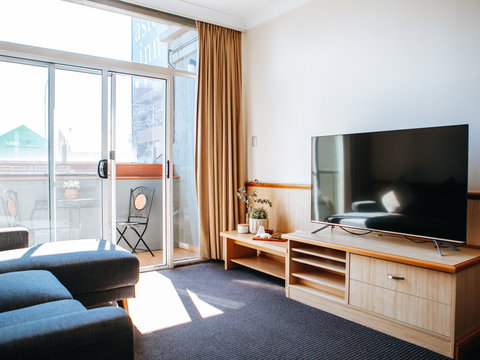 Astor Inn - Accommodation Guide 1