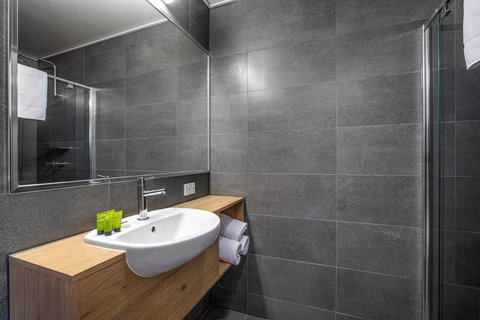 Nightcap at Gateway Hotel - Accommodation Asia 3