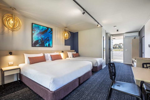 Nightcap at Gateway Hotel - Accommodation Asia 7