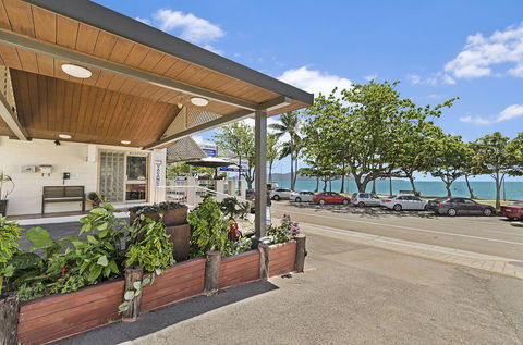 Beach House Motel - Accommodation Asia 0