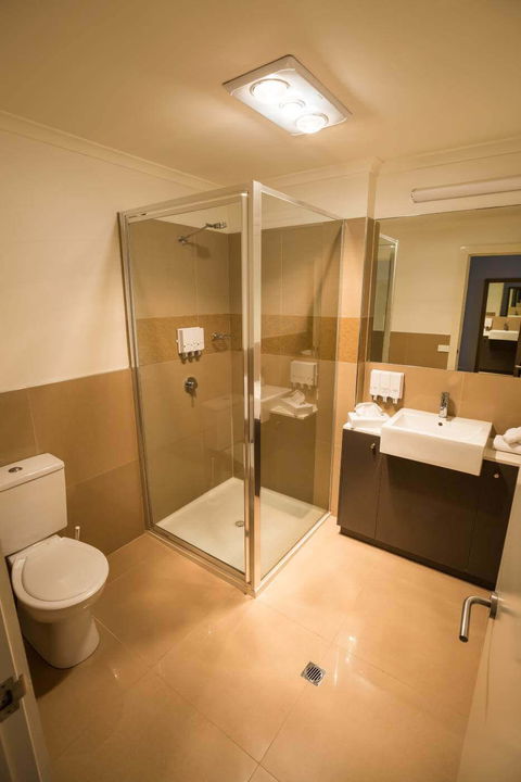 Bairnsdale International - Accommodation Asia 3
