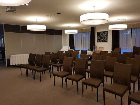 Bairnsdale International - Accommodation Asia 8