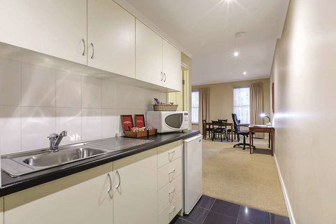 Lake Inn Ballarat - Accommodation China 7