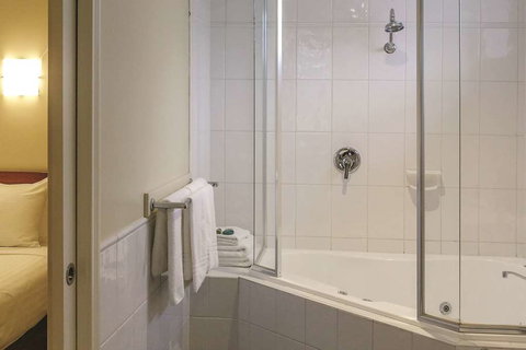 Lake Inn Ballarat - Accommodation China 12