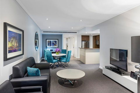 Meriton Suites World Tower - Accommodation Asia 2