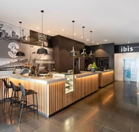 Hotel Ibis World Square - Accommodation Asia