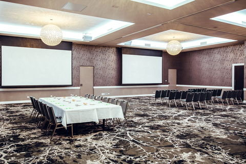 Holiday Inn Warwick Farm - Accommodation Asia 6