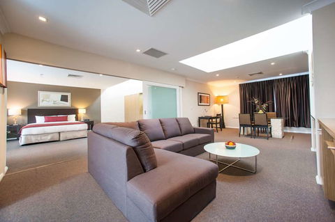 Ramada Hotel & Suites Sydney Cabramatta - Accommodation Asia 6