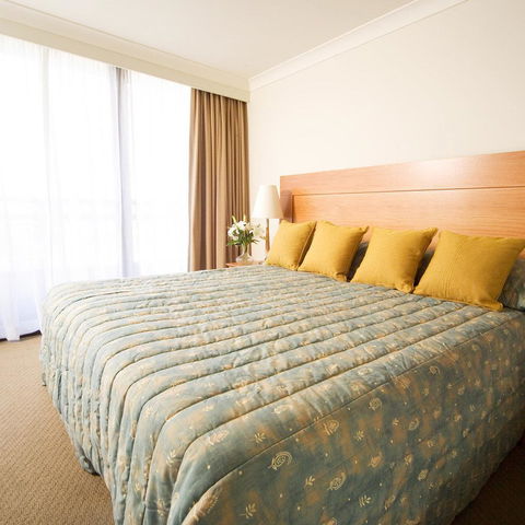 BreakFree Capital Tower - Accommodation Asia 6