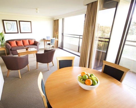 BreakFree Capital Tower - Accommodation Asia 8