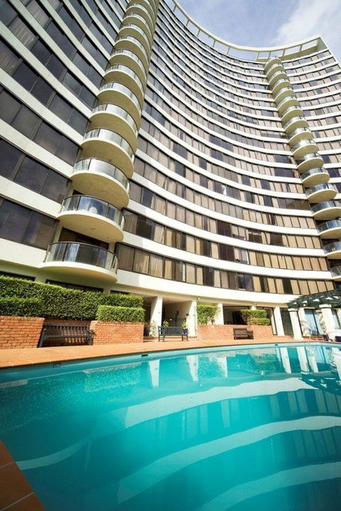 BreakFree Capital Tower - Accommodation Asia 11