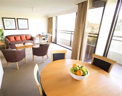 BreakFree Capital Tower - Accommodation Asia 13