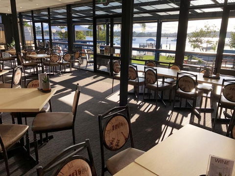 Mariners On The Waterfront - Accommodation Asia 14