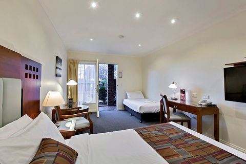 Best Western Plus The Buckingham Inn - Accommodation Asia 1