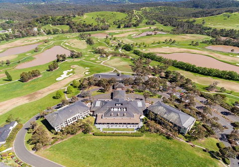 Yarra Valley Lodge - Accommodation Guide 2