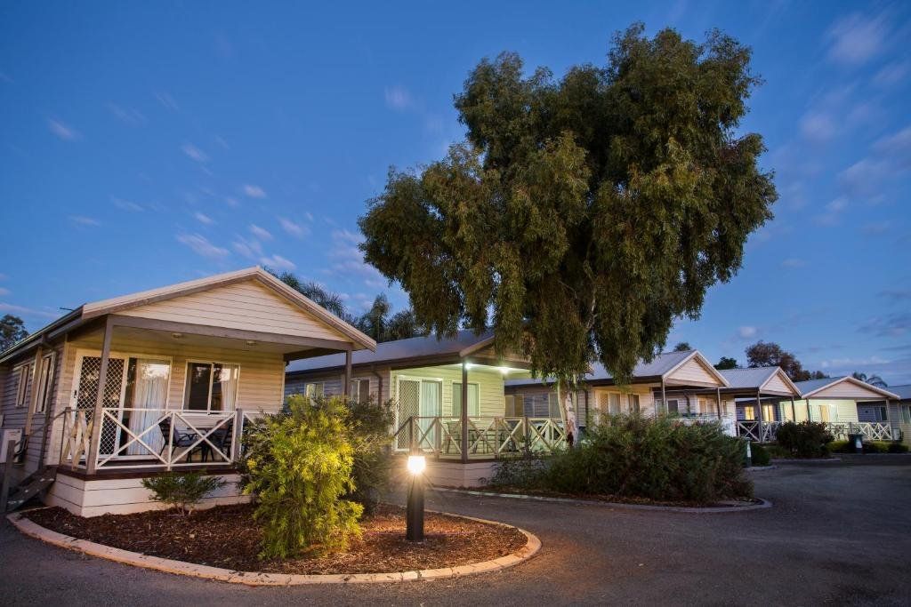West Lamington WA Accommodation Asia