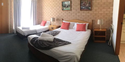 Golden Chain Aalana Motor Inn - Accommodation Asia 1