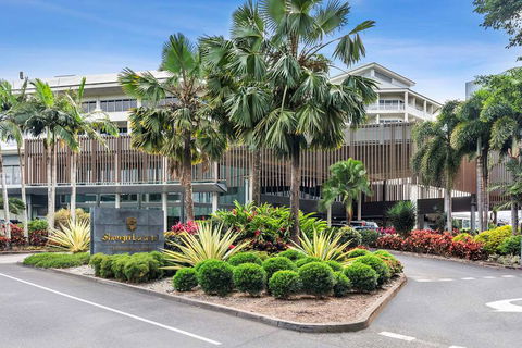 Shangri-La Hotel, The Marina - Accommodation Asia 1
