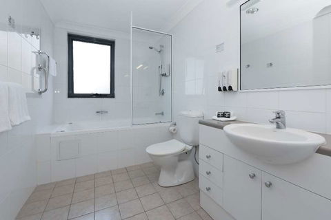 Leisure Inn Spires - Accommodation Asia 1