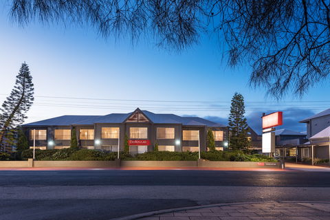 Bellevue On The Lakes - Accommodation Asia 0