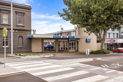 Comfort Inn Western - Accommodation Asia 1