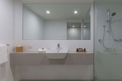 Dingley International Hotel - Accommodation Guide 9
