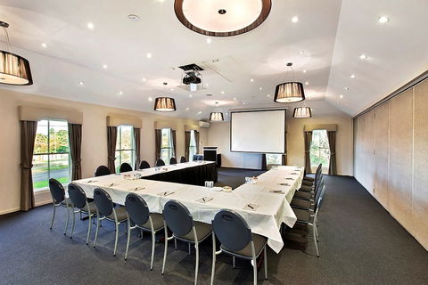 Best Western Plus The Buckingham Inn - Accommodation Guide 6