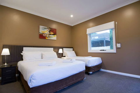 Best Western Plus The Buckingham Inn - Accommodation Guide 13