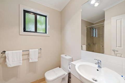 Discovery Parks Lake Hume - Accommodation Asia 3