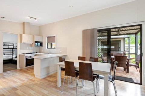 Discovery Parks Lake Hume - Accommodation Asia 5