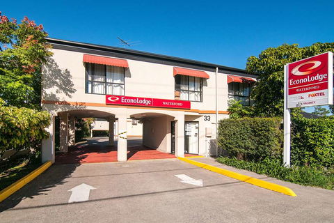 Econo Lodge Waterford - Accommodation Guide 0