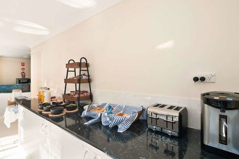 Econo Lodge Waterford - Accommodation Guide 15