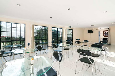 Econo Lodge Waterford - Accommodation Guide 16