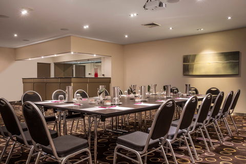 Crowne Plaza Canberra - Accommodation Asia 10