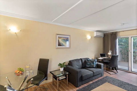 The Peninsula Riverside Apartments - Accommodation Asia 5