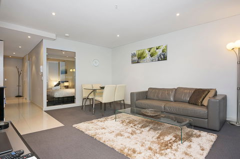 Astra Apartments Perth - Accommodation Asia 6
